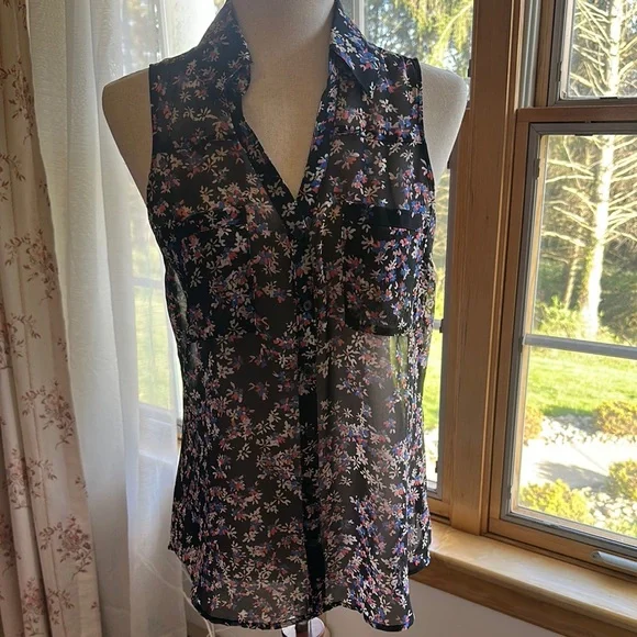 Express: Floral Sheer Sleeveless Top (EUC) - Picture 4 of 9